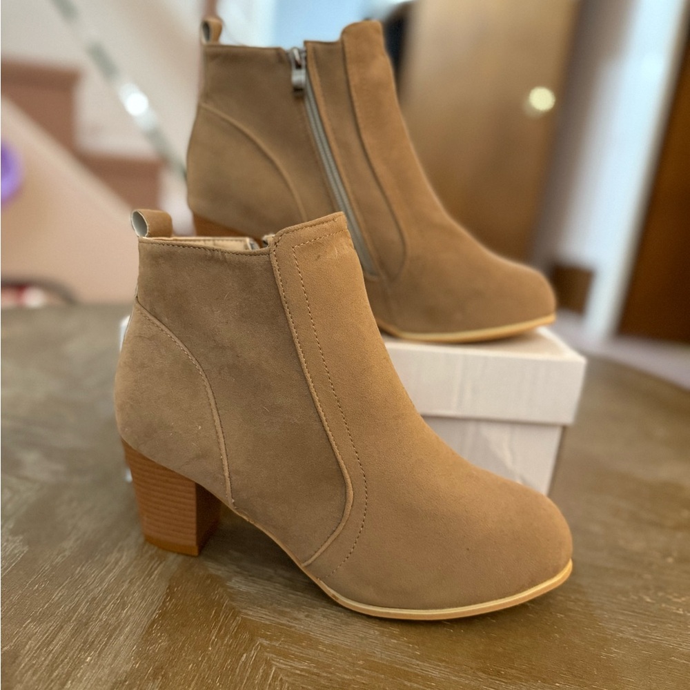 Women Faux Suede Zip Side Boots, Round Toe Chunky Heeled Classic Boots
